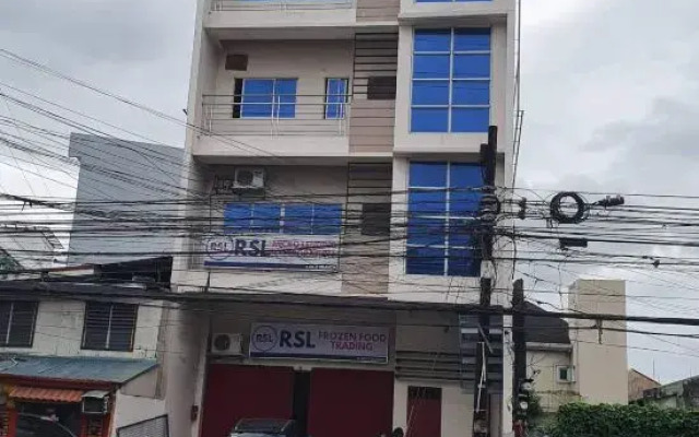 RedDoorz @ RSL Transient House Iloilo