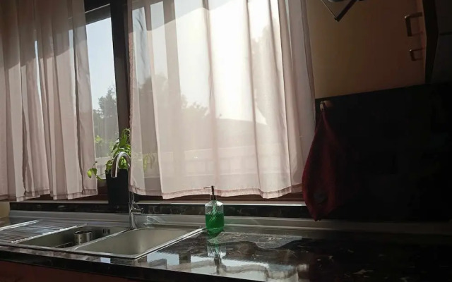 Casa Terra is Near Hillside Area Airport Beach