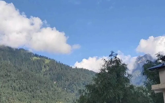 Goroomgo Maatu Shri Guest House Mathura