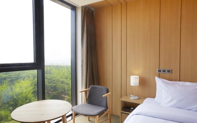 Royal Emporium Incheon Airport Hotel