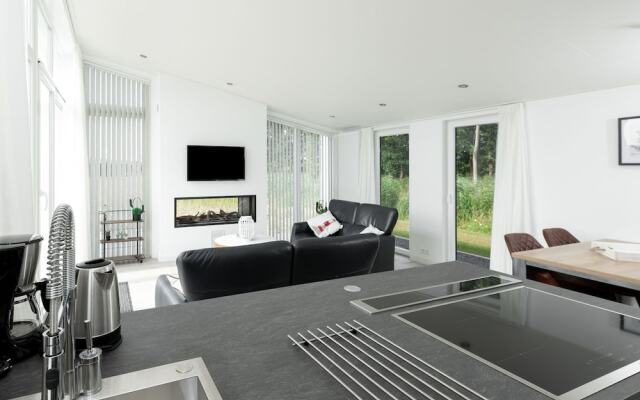 Chalet with Fireplace near Oosterschelde