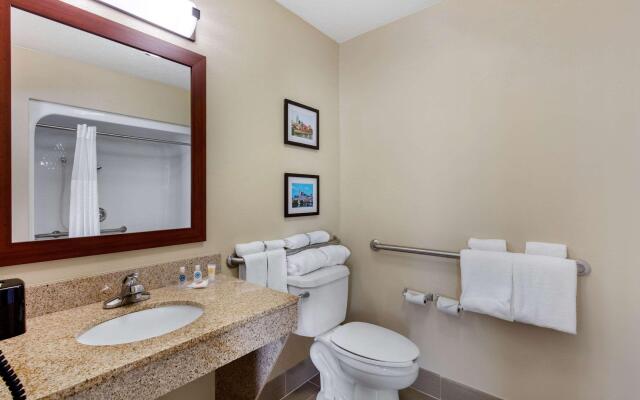 Comfort Suites Nashville near Percy Priest Lake