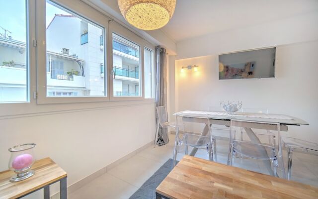 4 Pieces 7-8 personnes coeur de ville