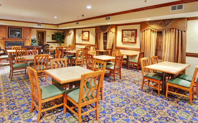 Holiday Inn Express Hotel & Suites Southfield - Detroit