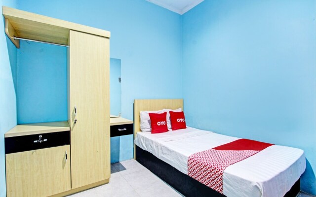 OYO 93209 Guest House Cemara 3