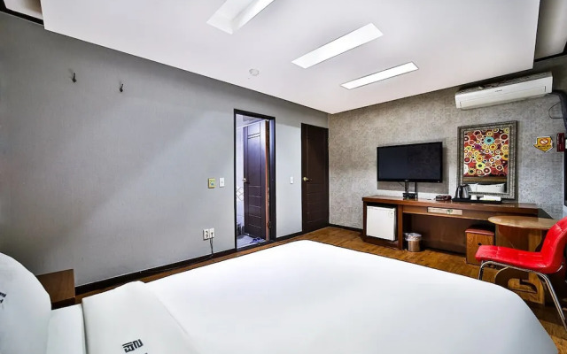 Khan Motel