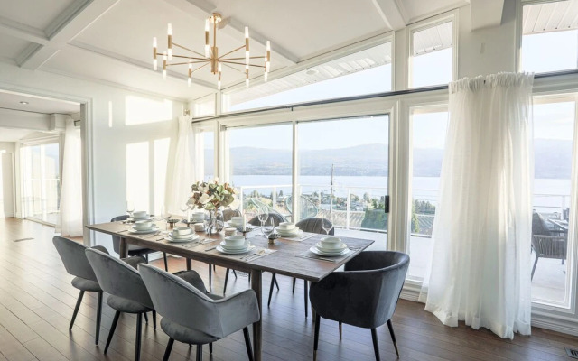 Stunning Views of the Okanagan Lake