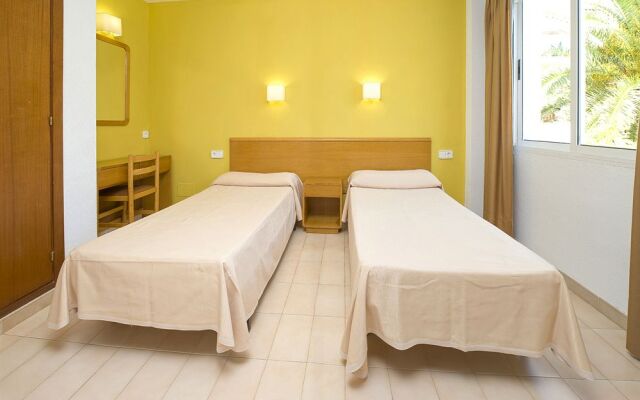 Apartamentos Cala Llonga Playa