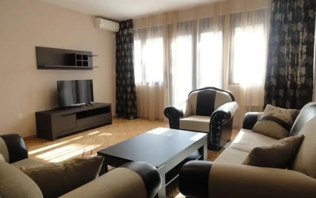 Center Budva Holiday Home