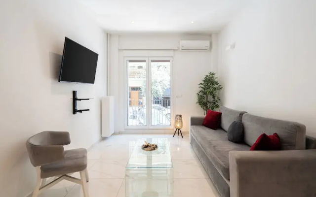Sophisticated Modern Apt in Athens
