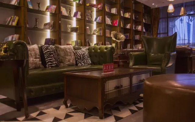 James Joyce Coffetel (Yancheng Helan Huahai)