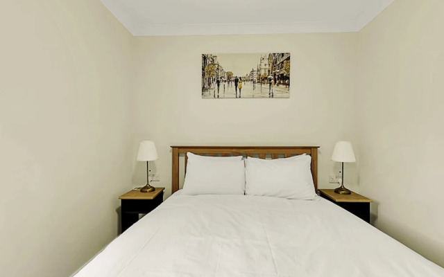 Charming Centrally Located Wimbledon Flat