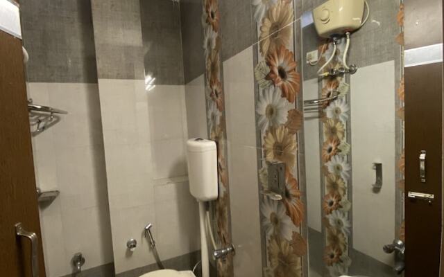 Oyo Flagship 36844 Riverfront