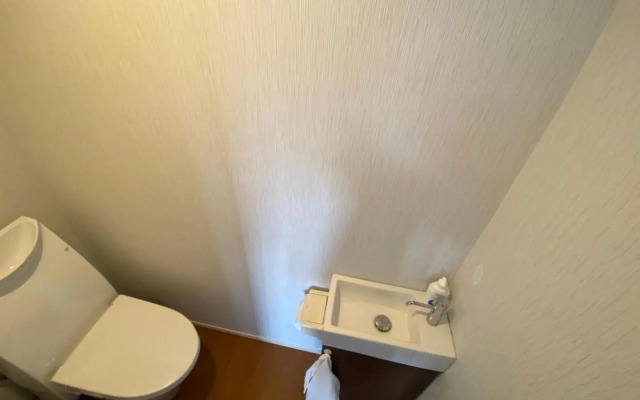 Takemura Building 305