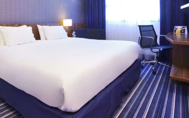 Holiday Inn Express Marseille Airport by IHG
