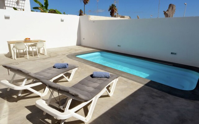 Spacious Villa in Puerto del Carmen With Swimming Pool