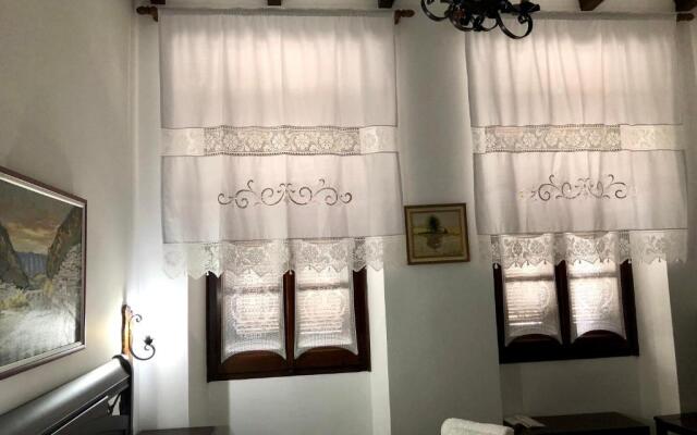 White House Berat