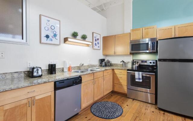 Trifecta 2BR Modern & Spacious Superhost