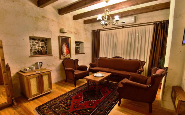 Harman Cave Hotel