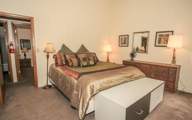 Summit X-ross Roads Condo