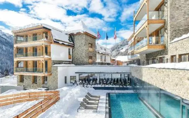 Mountain Spa Residences