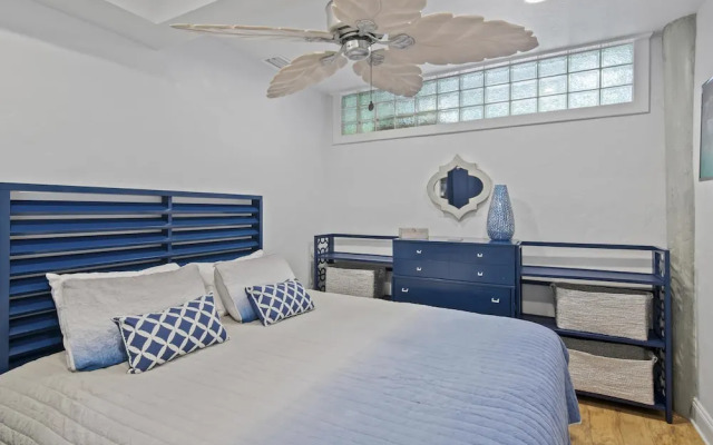 Green Reef #7- Emerald Horizon