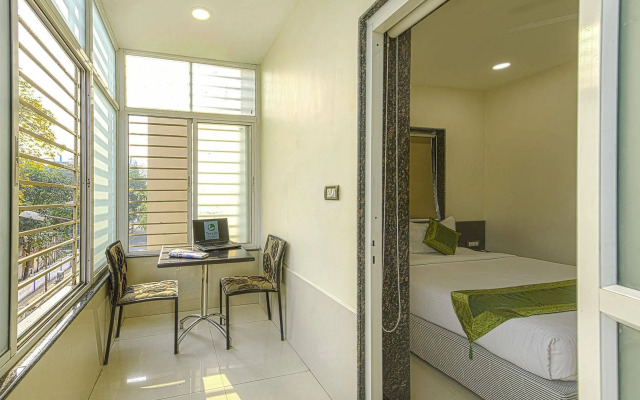 OYO 16703 Hotel The Platinum