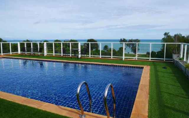 Art on The Beach Condo