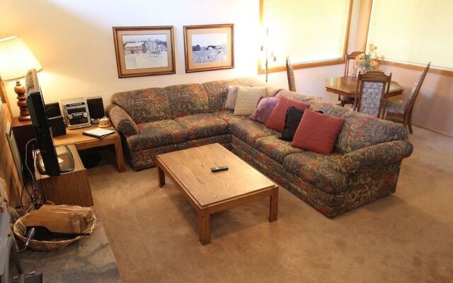 Rainbow S 4 3 Bedroom Condo by RedAwning