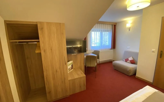 Privatzimmer & Ferienwohnungen Leeb