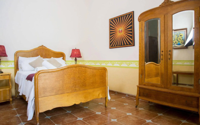 Casa De Las Columnas