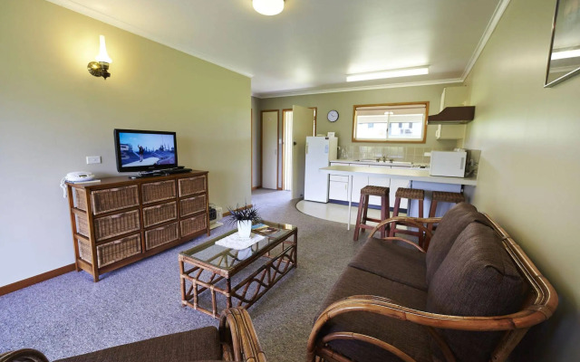 The Crest Apartments