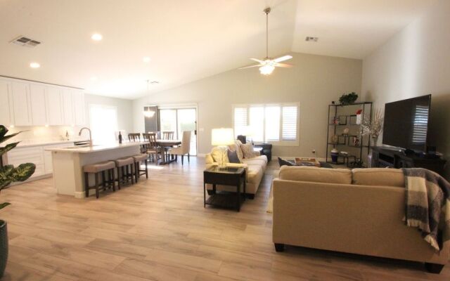 Casa Cave Creek 3 Bedroom Home by RedAwning