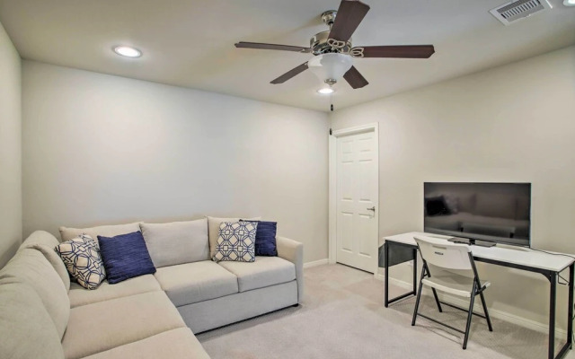 Modern Houston Townhome Near The Woodlands