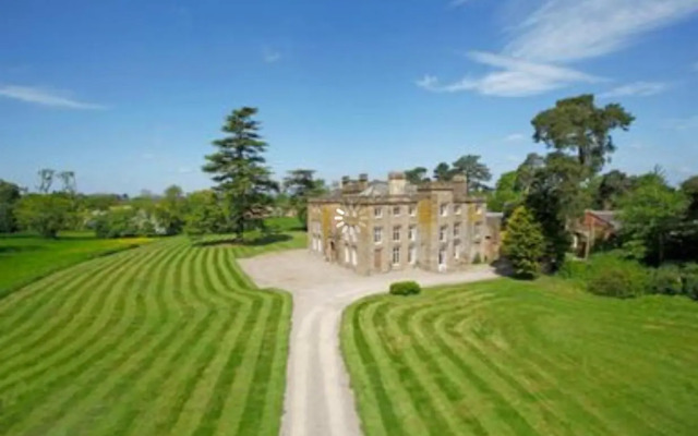 Newcourt Manor