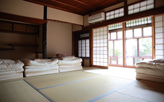 Yuzan Guesthouse Annex Hostel – Guest Rooms – Nara