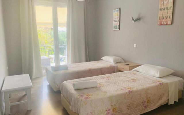 Olive Grove Poolside Apartments