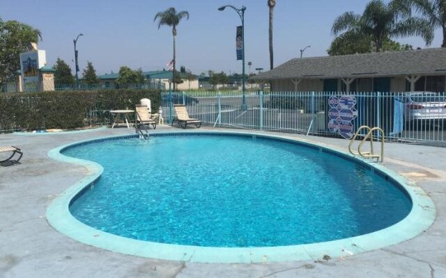 Frontier Motel