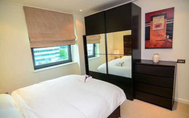 Discovery Dock Apartments East by Primestay London