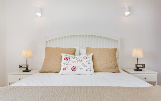 Porta Apartments by Irundo