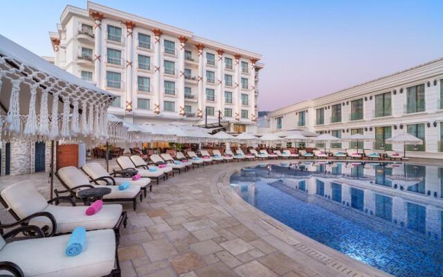 Les Ambassadeurs Marina Hotel & Casino