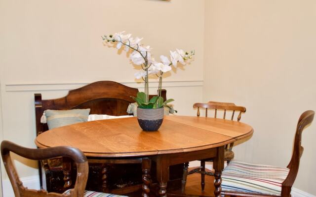 Spacious 3 Bedroom Home in the Grange Area