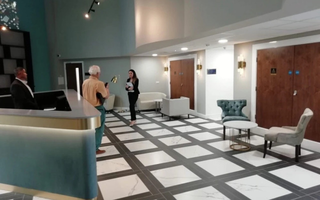 Luxury One Bedroom Apartment