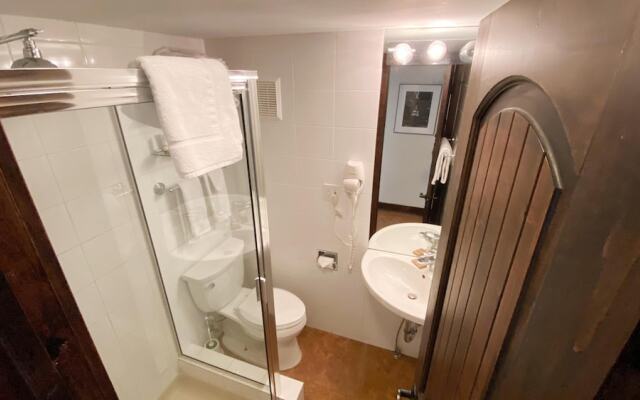 #407 Vail International