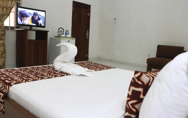 Coconut Grove Beach Resort