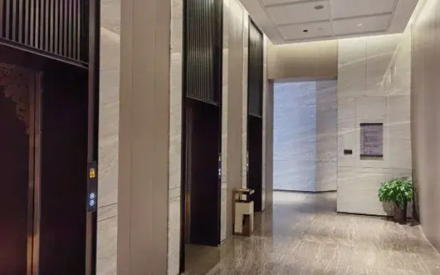 Zhongcheng Holiday Hotel (Shijiazhuang Railway Station)