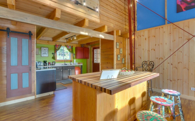 Peaceful Berkeley Springs Home: Escape to Nature!