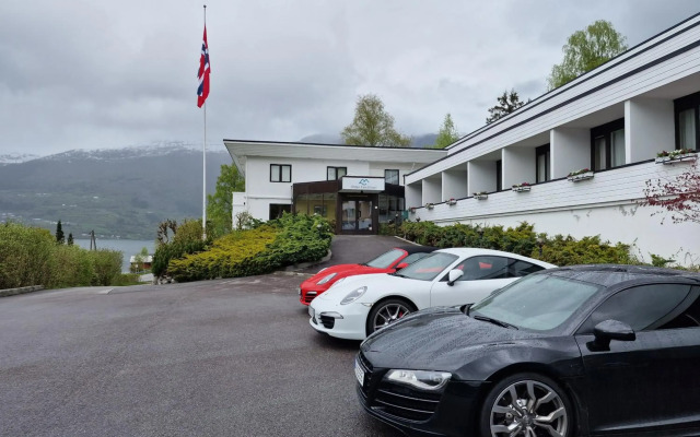 Olden Fjordhotel