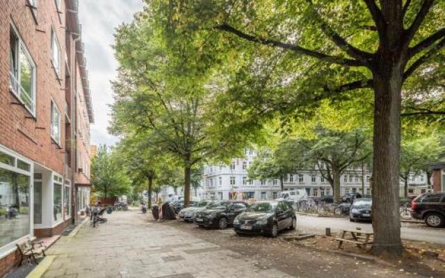 Spacious flat next to Goldbekkanal in Hamburg Winterhude