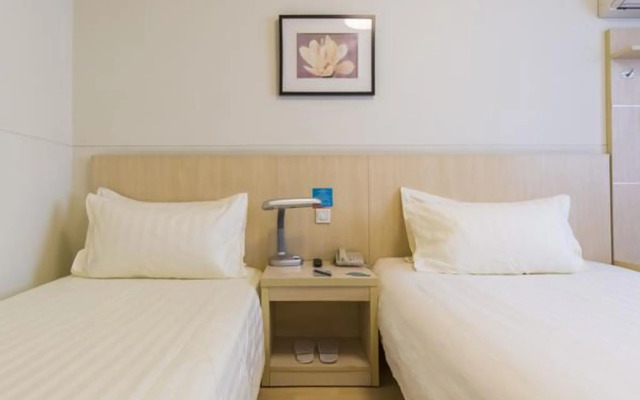 Jinjiang Inn Fengshang Xian Railway Station